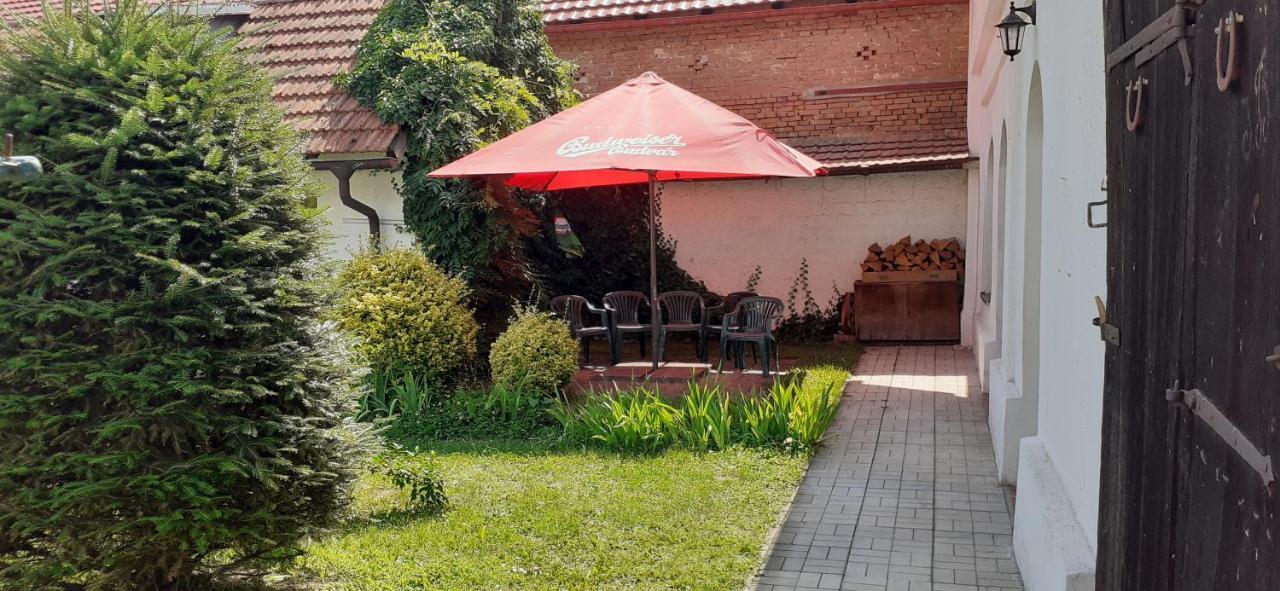 Villa Farma Macas Lázně Bohdaneč Exterior foto